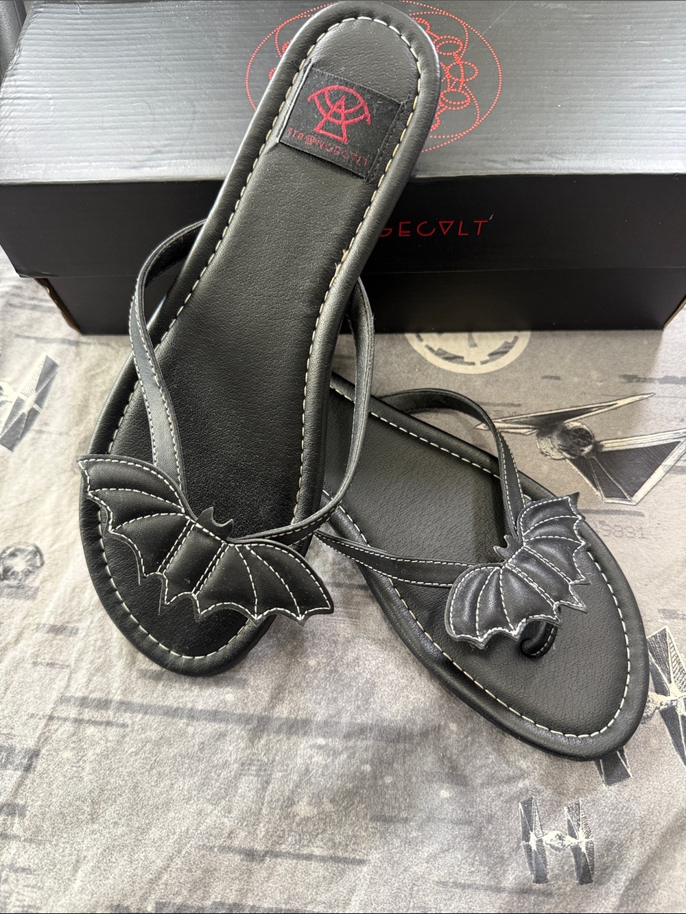 STRANGECVLT BATTY BETTY BAT SANDAL SZ 9 - Picture 2 of 9
